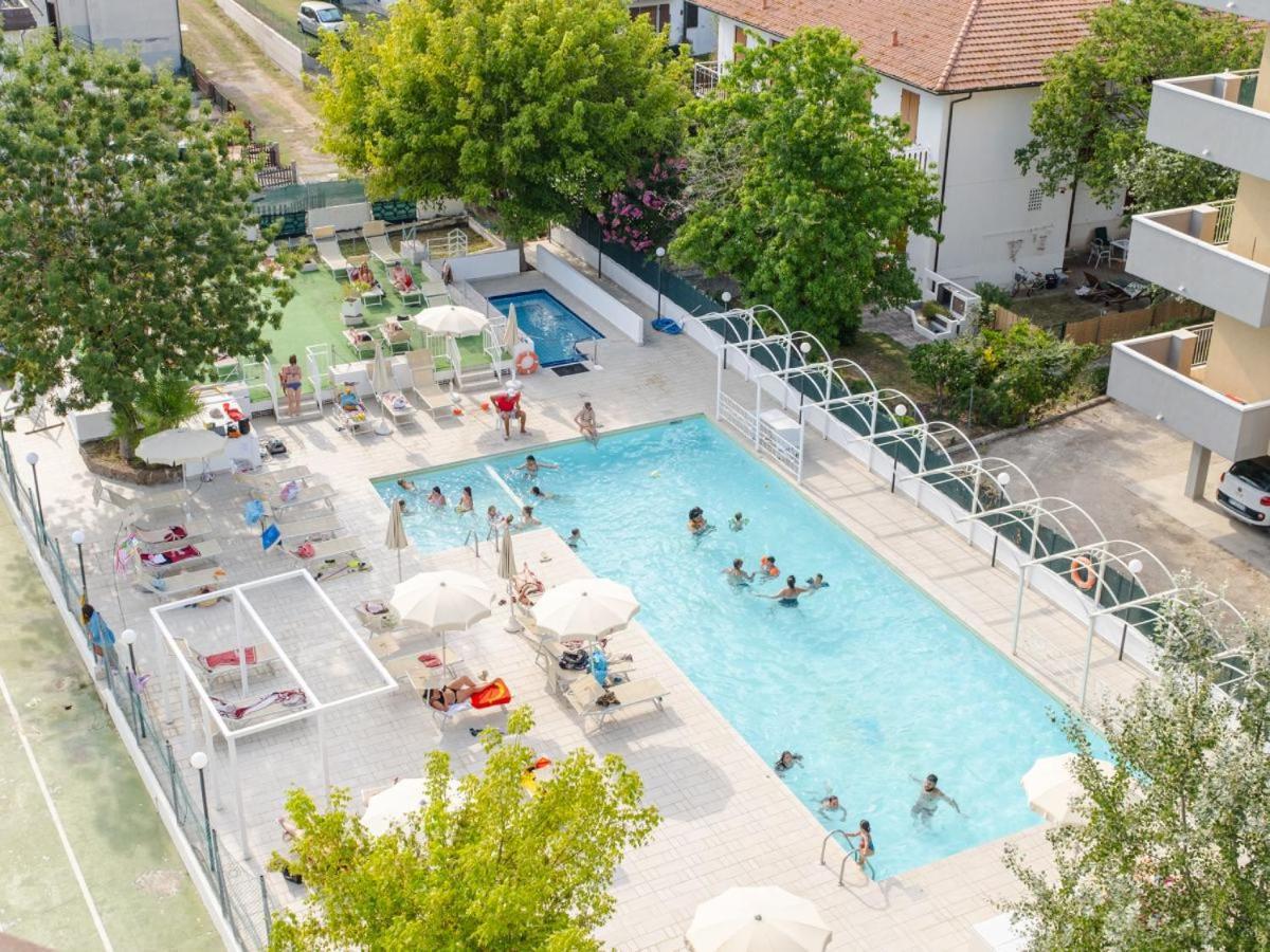 Hotel Marina Beach - Azzurro Club Ravenna Exteriör bild