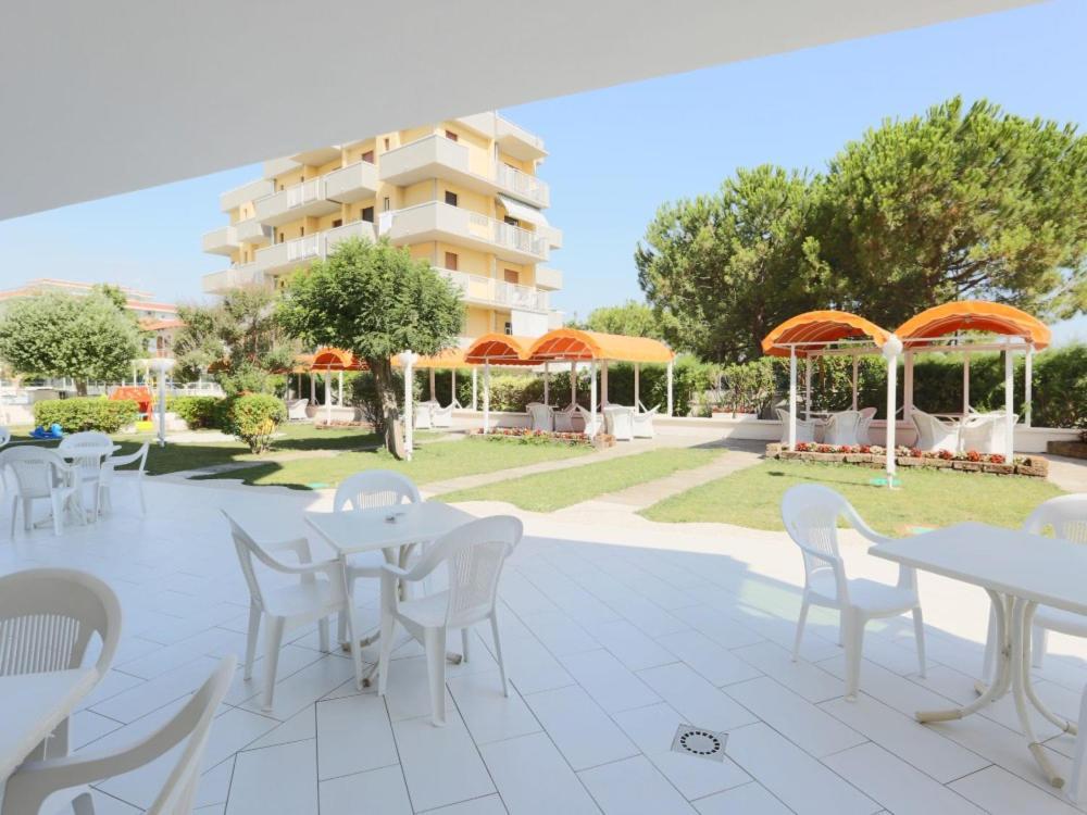 Hotel Marina Beach - Azzurro Club Ravenna Exteriör bild