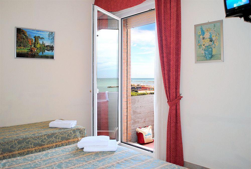 Hotel Marina Beach - Azzurro Club Ravenna Exteriör bild
