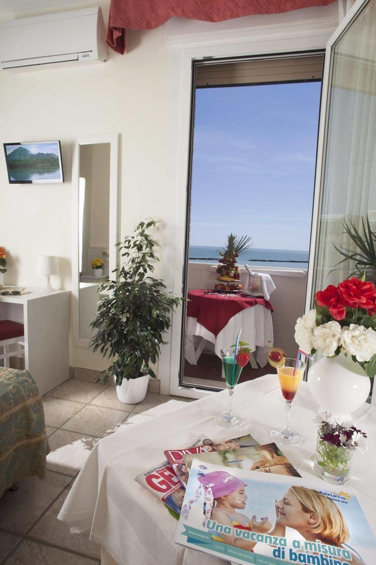 Hotel Marina Beach - Azzurro Club Ravenna Exteriör bild