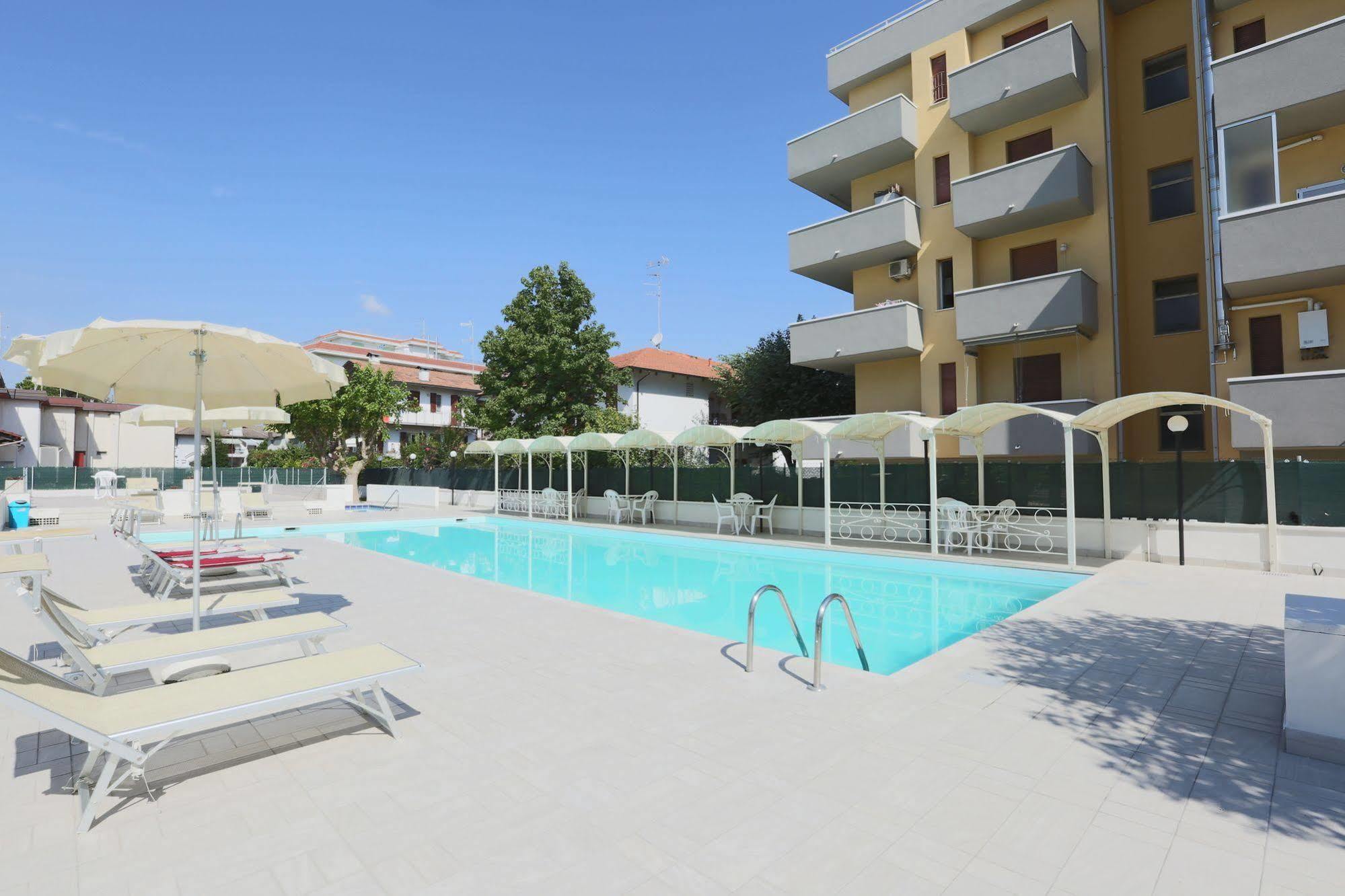 Hotel Marina Beach - Azzurro Club Ravenna Exteriör bild