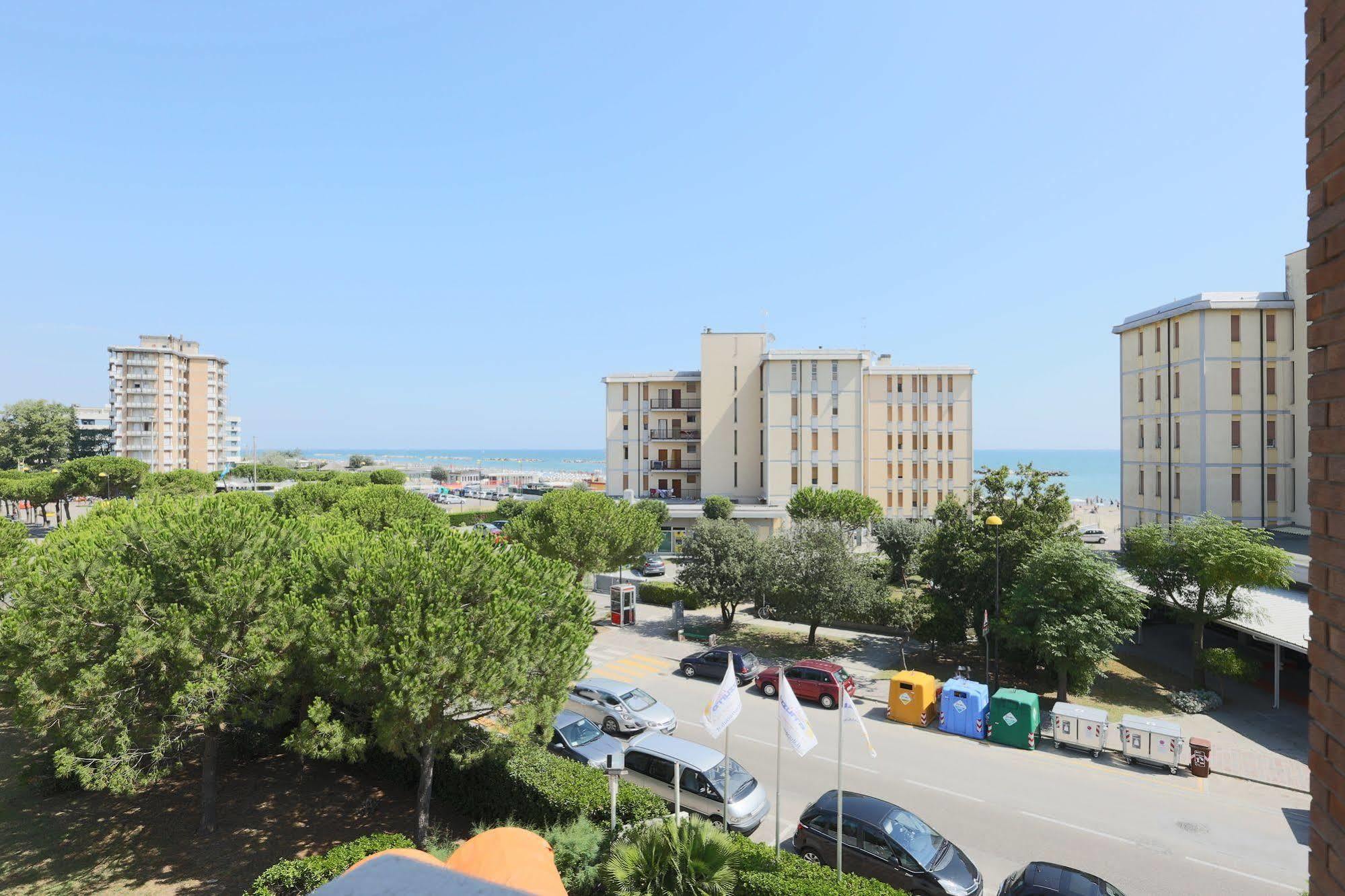 Hotel Marina Beach - Azzurro Club Ravenna Exteriör bild