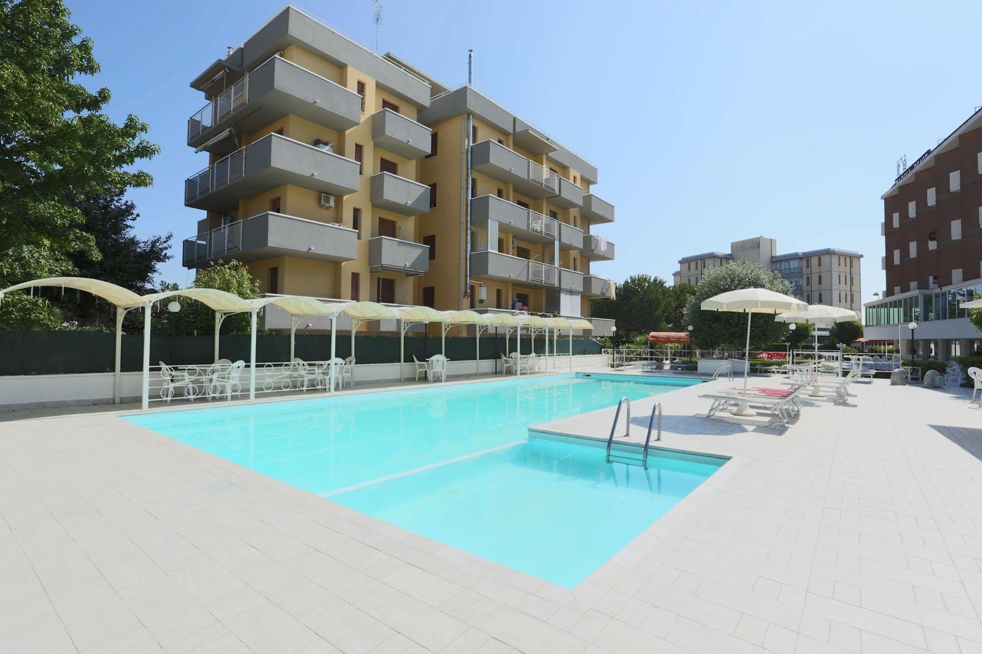 Hotel Marina Beach - Azzurro Club Ravenna Exteriör bild